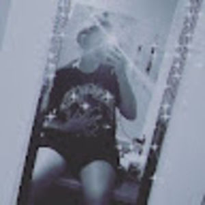 Meet your Posher, Kira